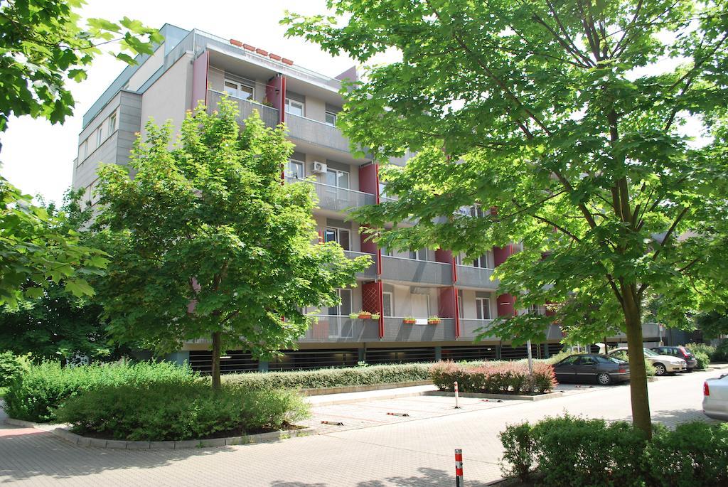 Chotesovska Apartment With Parking Place Prag Oda fotoğraf